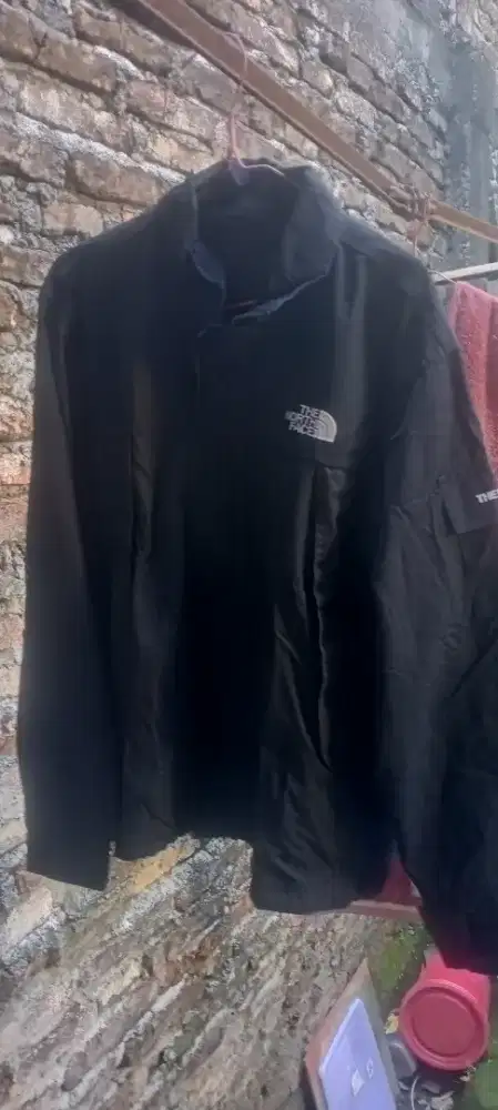 Jaket outdoor Nepa hitam parasut