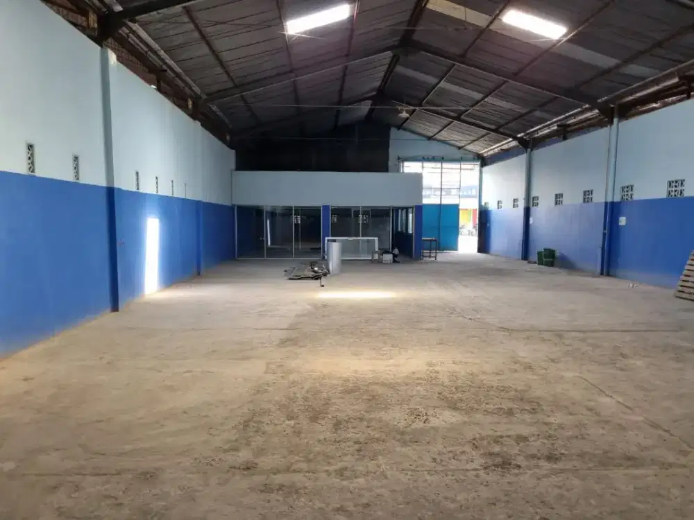 Gudang siap pakai kota kudus.