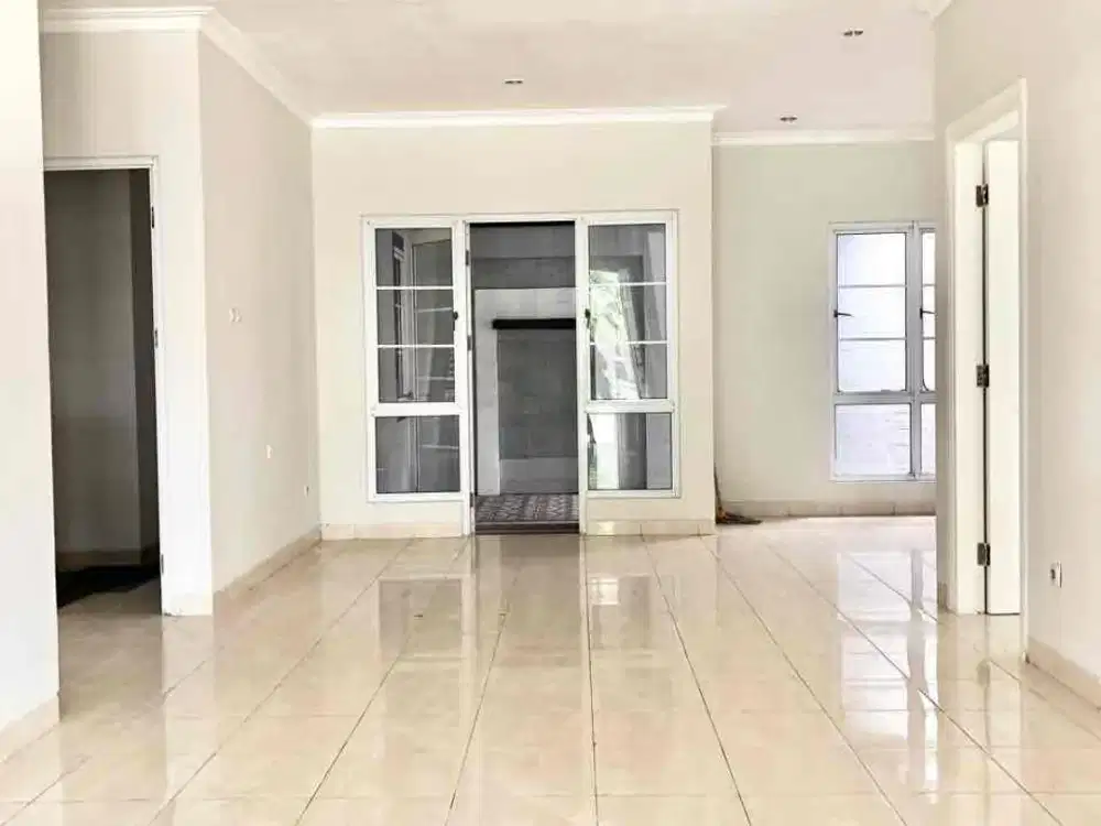 Dijual Rumah Kota Wisata Hadap Selatan