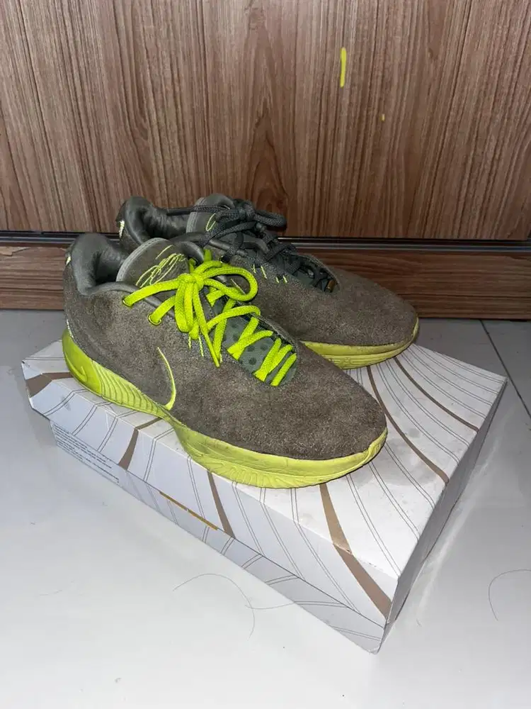 Nike LeBron XXI EP Oil Green Volt Original Size 44