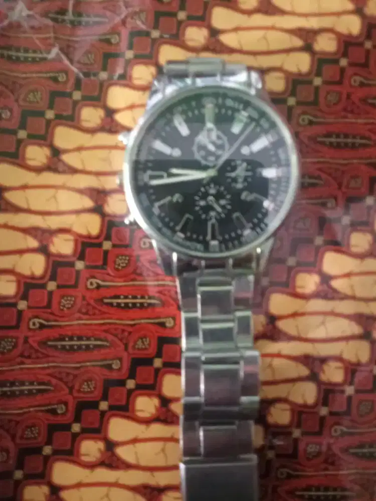 Adala laku dari baru belum dipakai jam pria