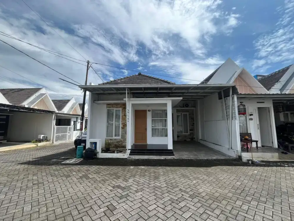 DIJUAL RUMAH SIAP HUNI DI  ARUMBA MALANG DEKAT KAMPUS TERNAMA