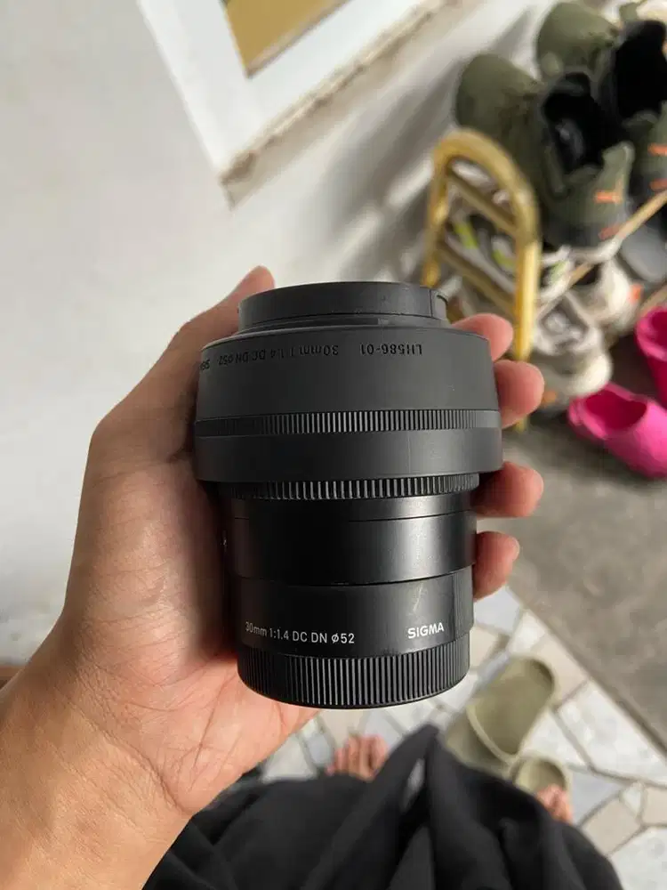 Lensa sigma 30mm f 1.4 for sony