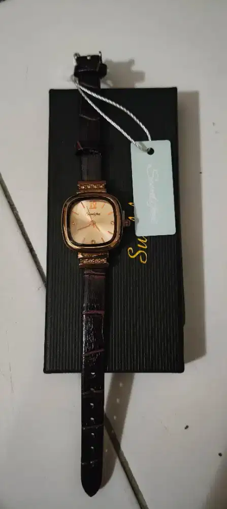 Jam tangan cewe tali