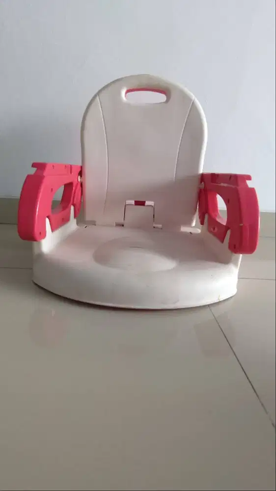 Kursi Makan Bayi Portable BABYDOES Booster Seat Bayi Pink Putih Prelov