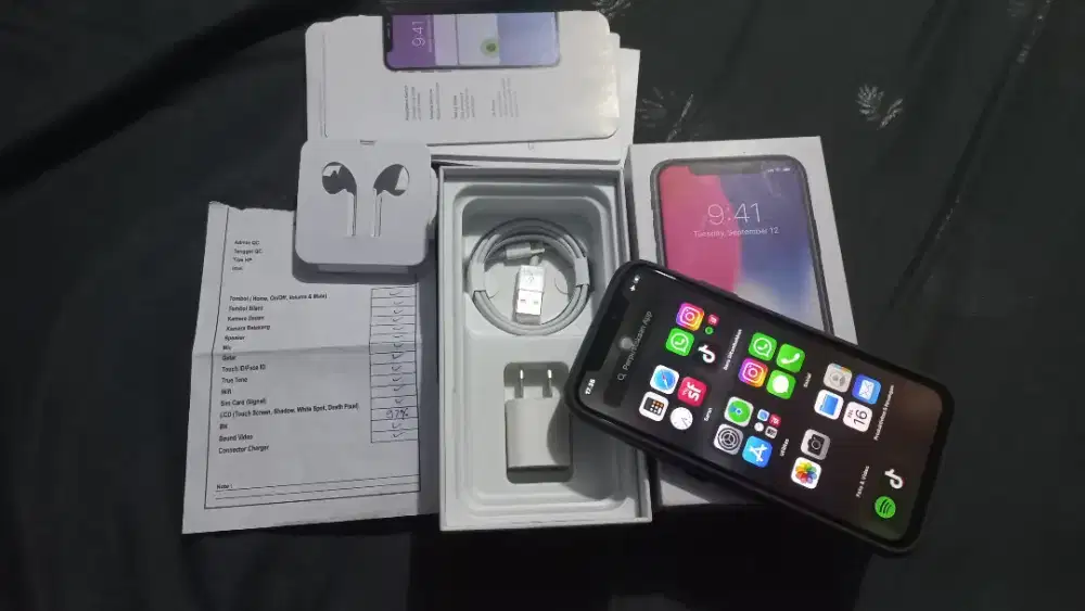Iphone x 64 Gb mulus bh 100 baru ganti batrei