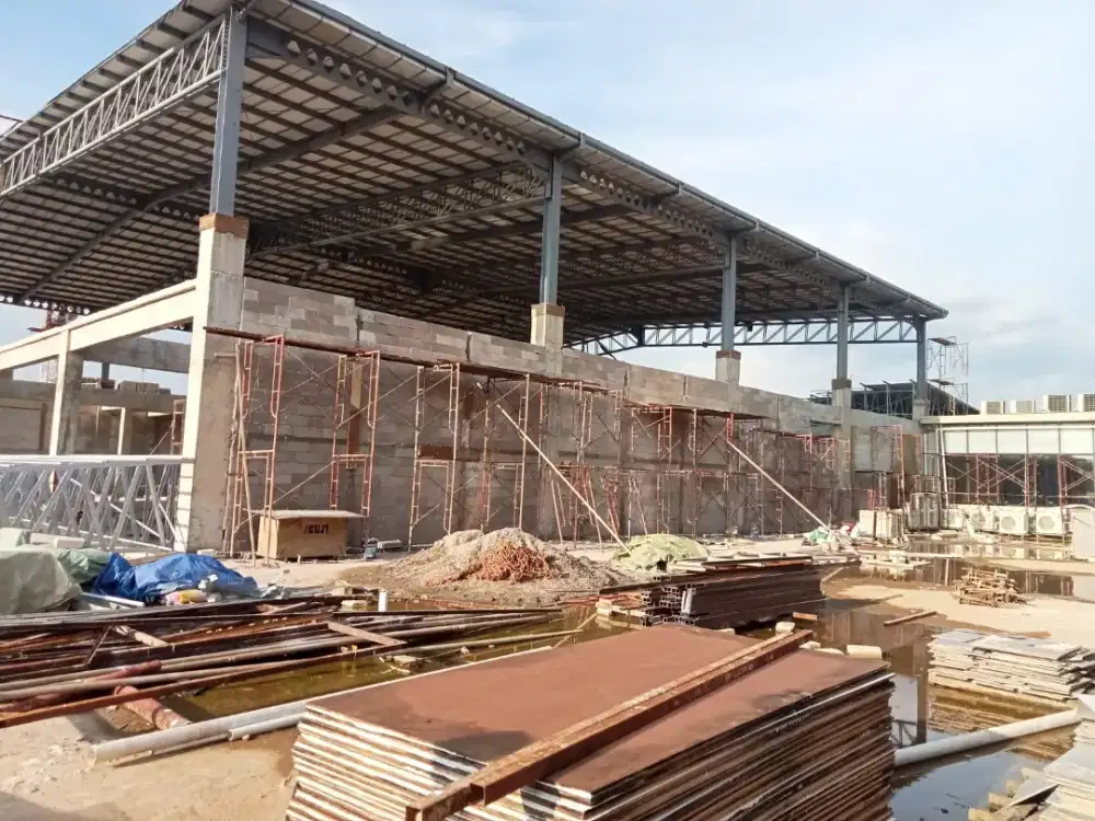 Tukang bangunan