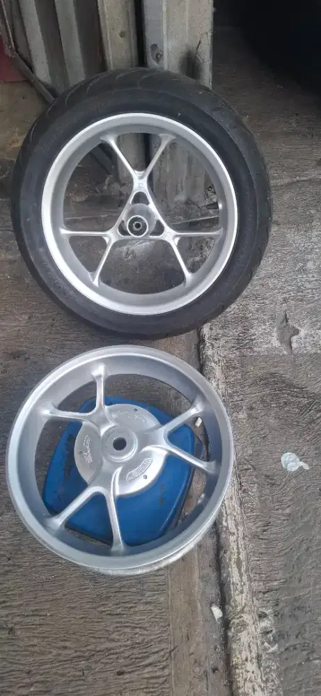 Velg Aerox 155 old
