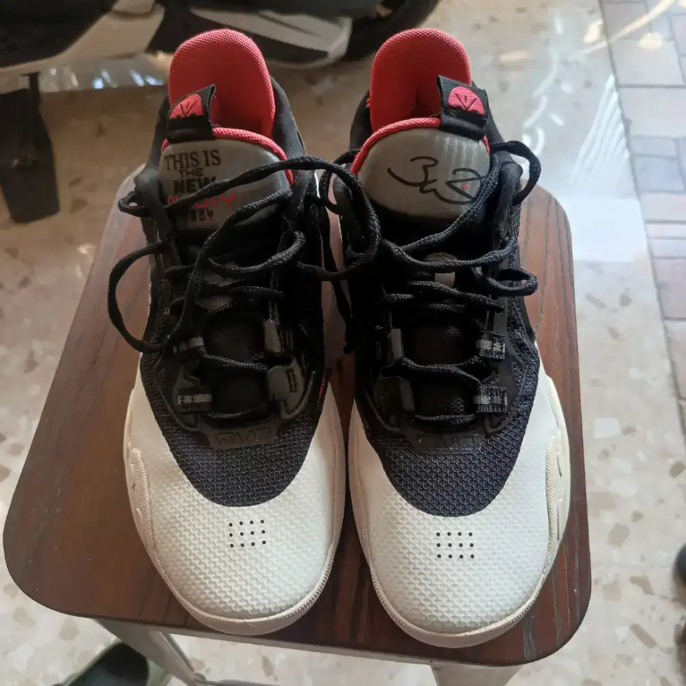 Sepatu Basket All city 12