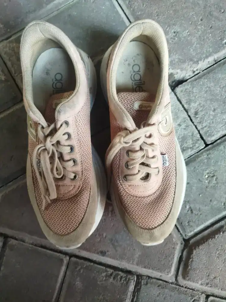 Sepatu wanita agile 41