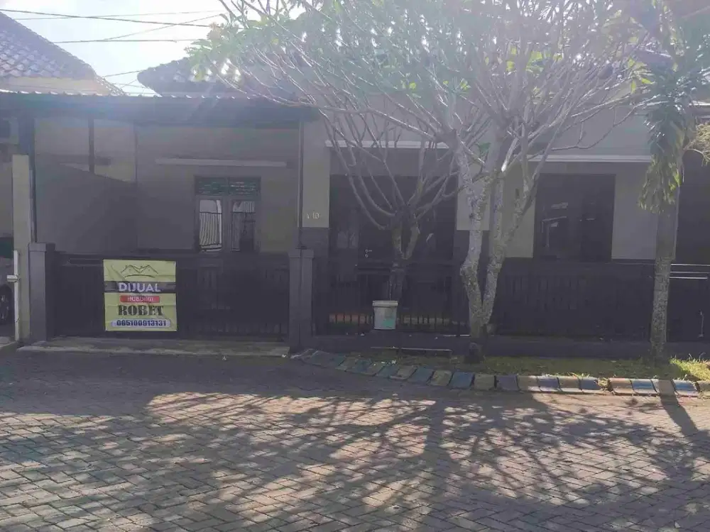 Dijual rumah dobel way lingkungan elite kota jember