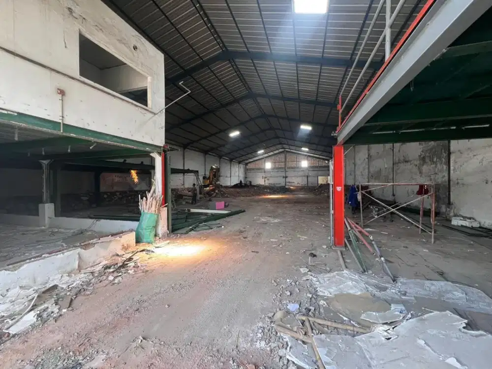 Disewa Gudang ada Kantor 2 Lantai Mess Siap Pakai Sedang Di Renovasi Sudah Di Urug Tidak Banjir Akses Kontainer 40 Feet Pantai Indah Dadap Tangerang