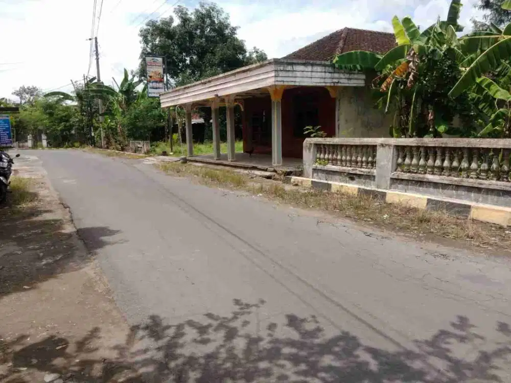 Selak BU Tanah Murah 668m2 muka 17,5 m,  jalan depan DPU 6m , 4 menit timur DPRD sukoharjo, mandan Sukoharjo :