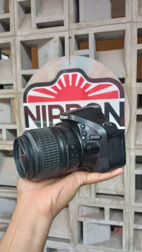 Murah !! NIKON D5200 Kitt 18-55 VR ( lcd vignet )