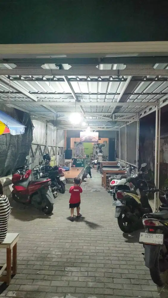 DIJUAL CEPAT BANGUNAN TEMPAT USAHA BESERTA ISINYA DI PUSAT SIDOARJO