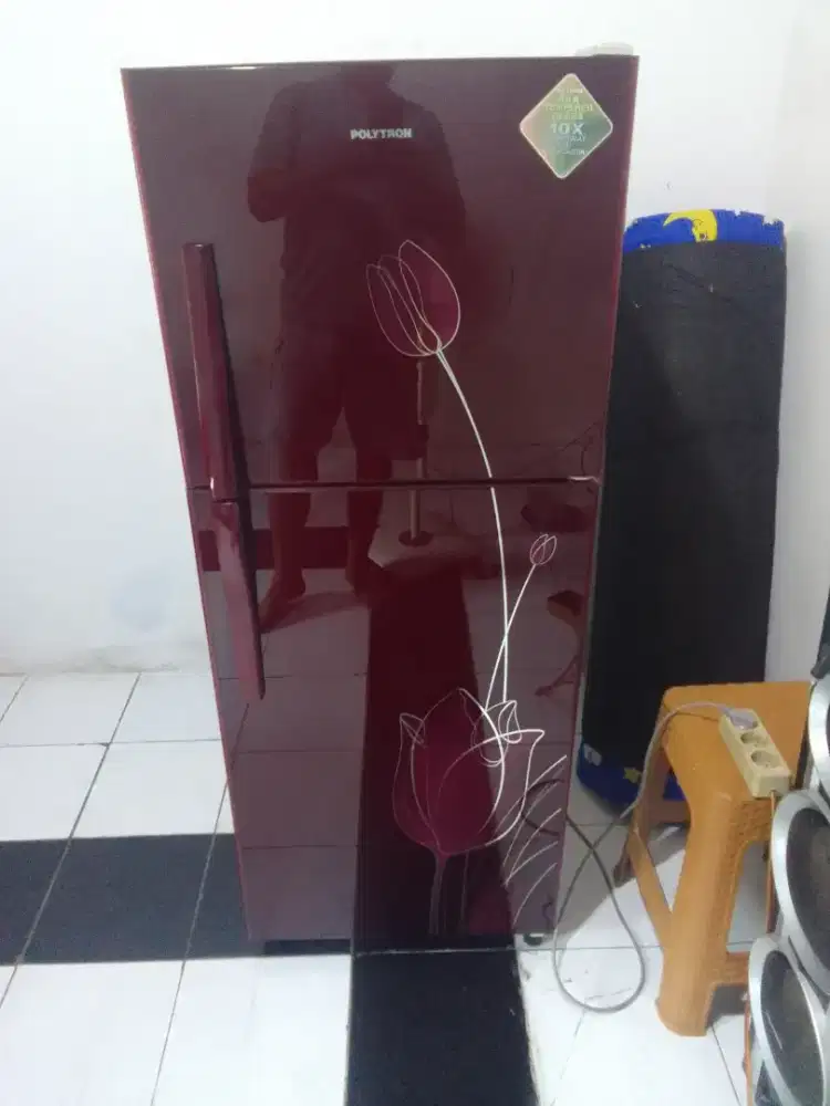 Kulkas Polytron 2 pintu mesin mah orsinil