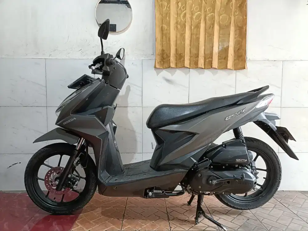 Beat deluxe tahun 2023 low km 19rb/tt boleh gan cash lebih bagus