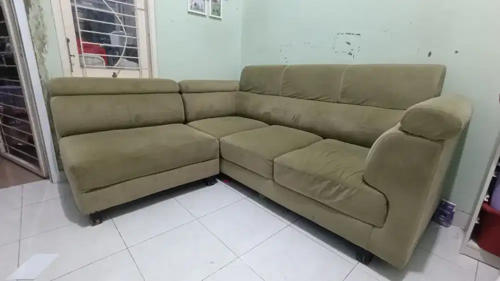 Sofa L Hijau Tanpa Merek