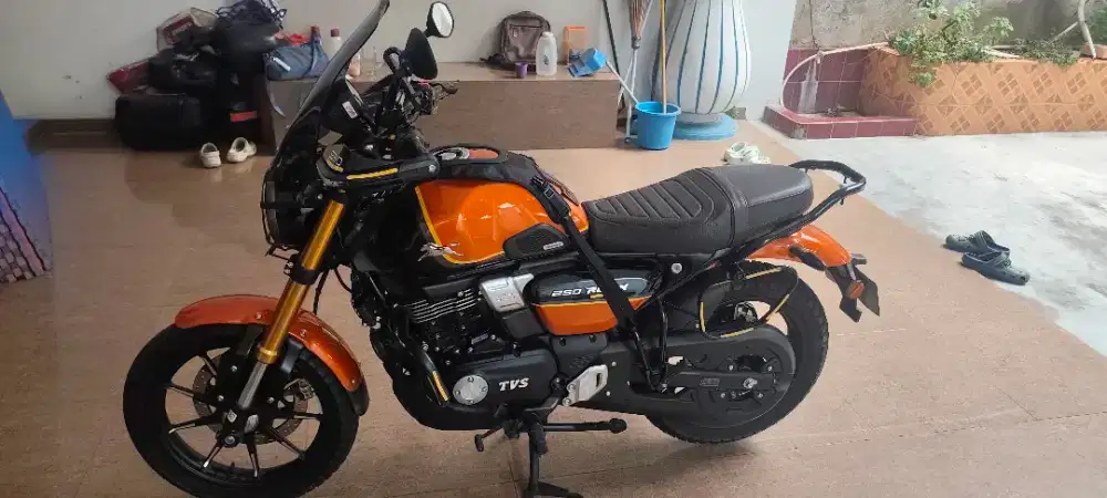 TVS Ronin TD orange black 2024