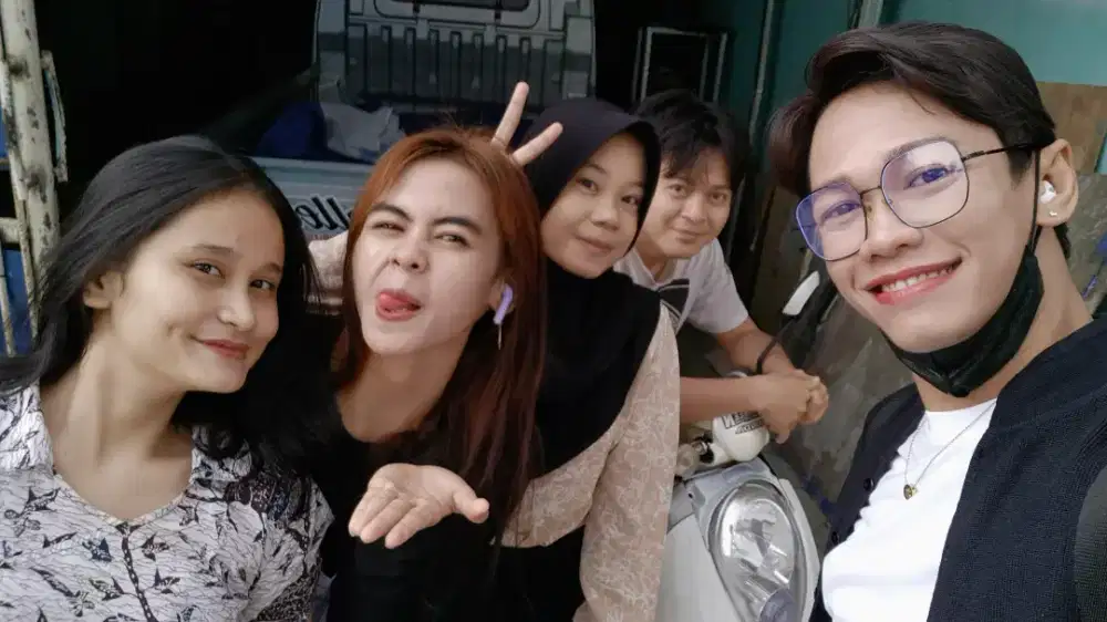 Saya butuh loker