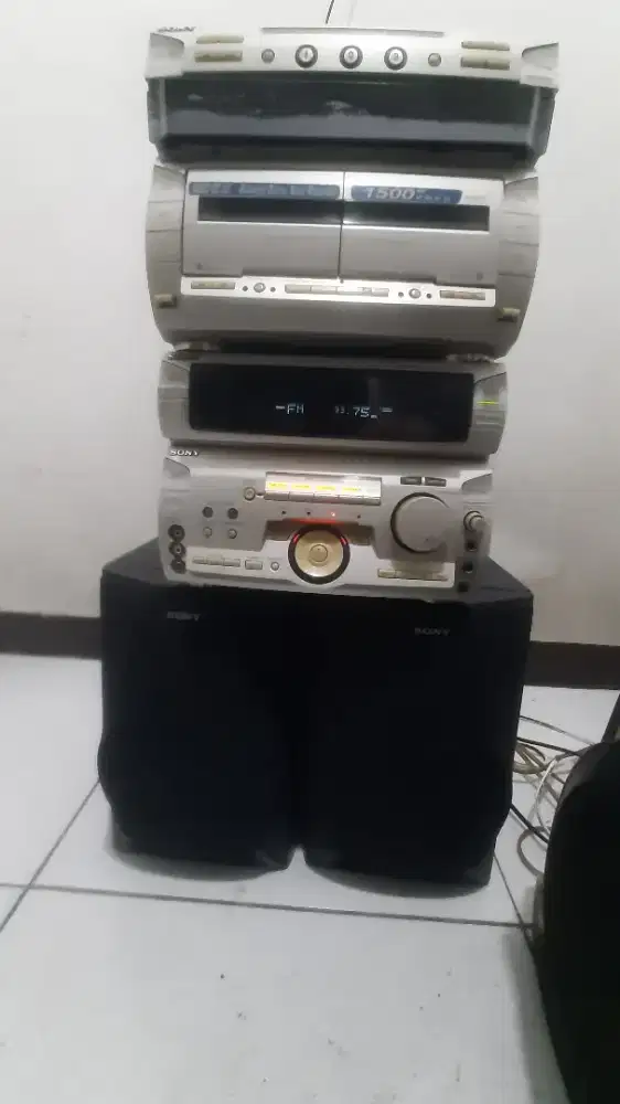 Radio tape sony mhc v5500