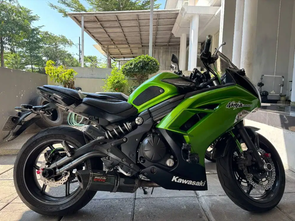 Kawasaki ER6F (NINJA 650)