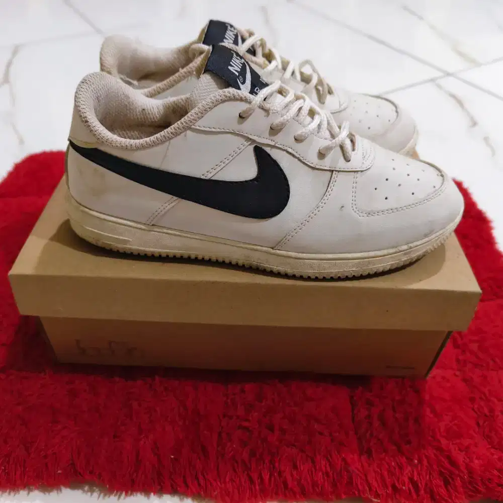 Sepatu seperti baru