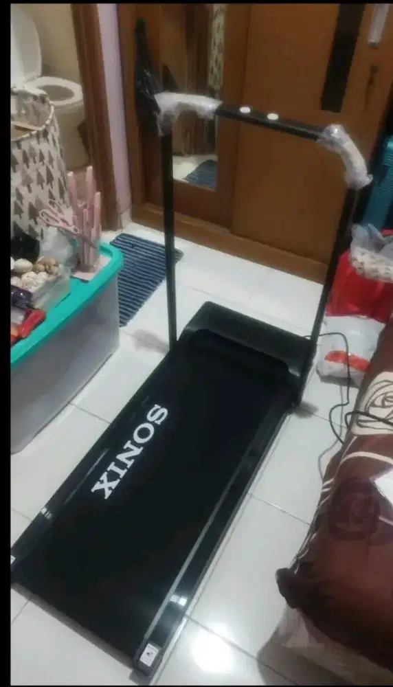 Treadmil sonix alat olahraga joging dan jalan santai