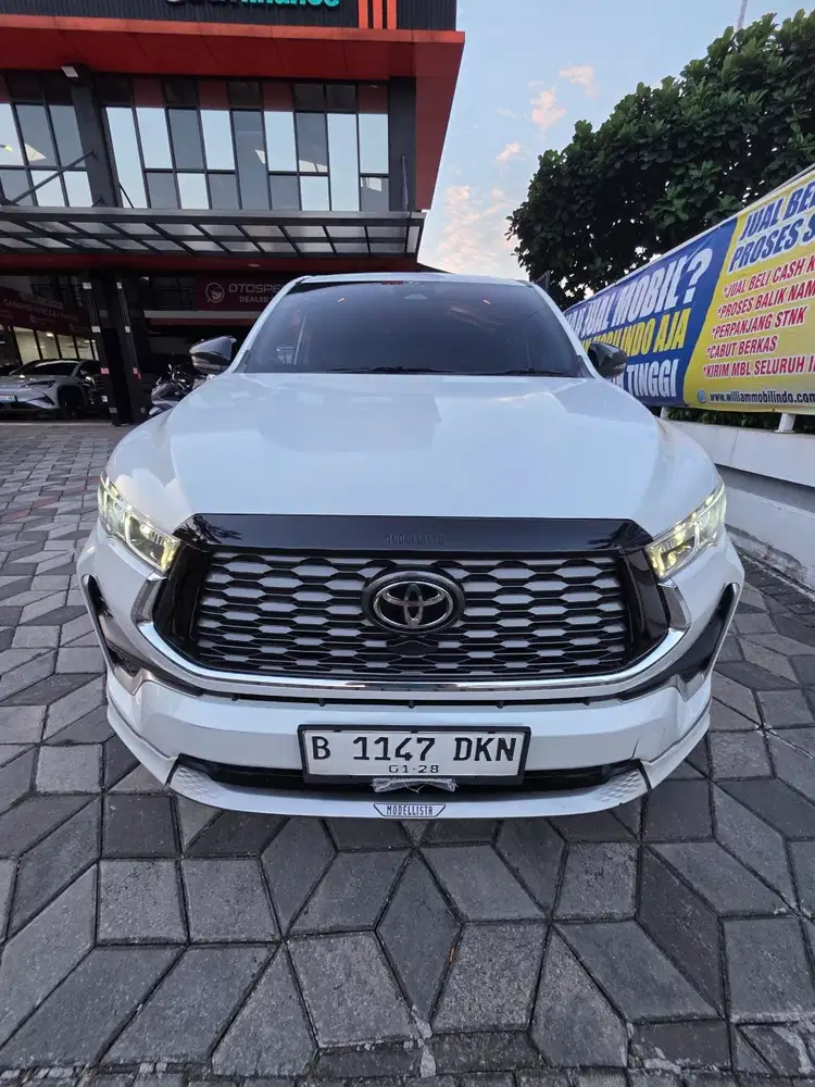 Toyota Innova Zenix Q Modelista Hybrid TSS 2.0L A/T 2022