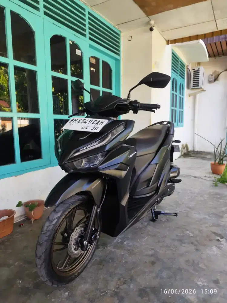 Si ganteng tampil yg lain mundur dulu