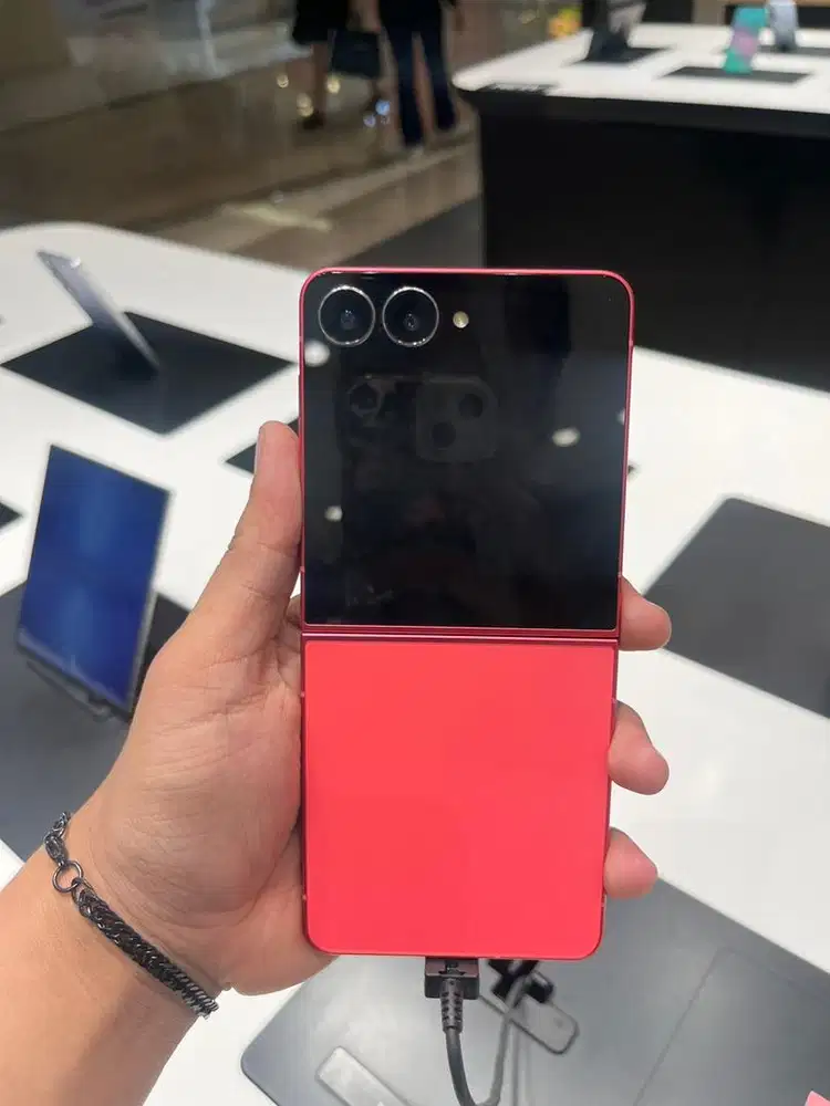 Z flip 6 free speaker bluetooth