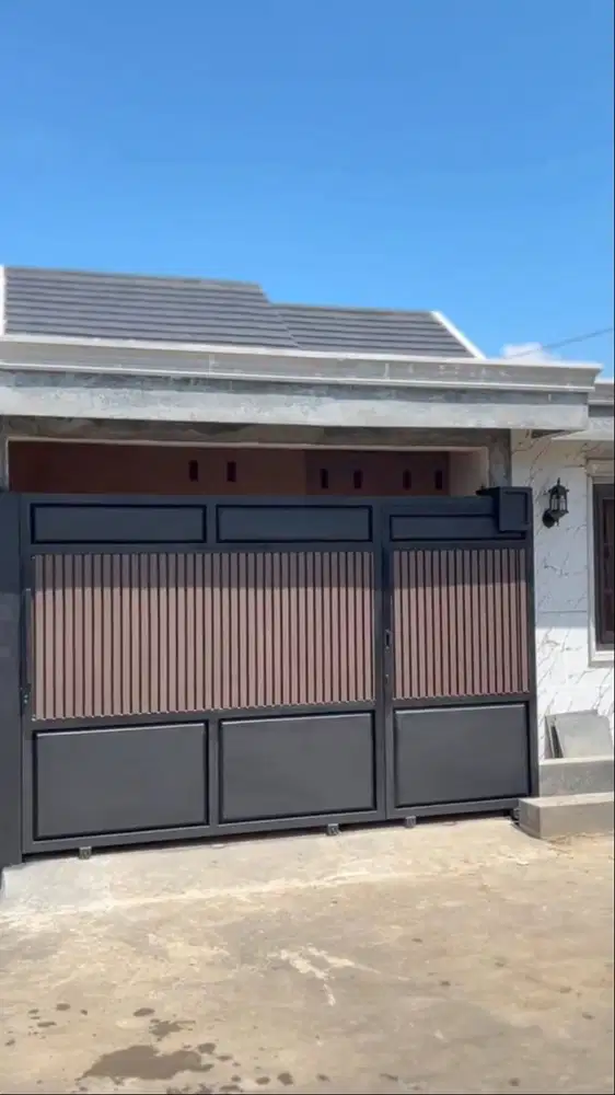 pagar rumah bukaan geser bahan grc dan besi holo anti kara warna hitam