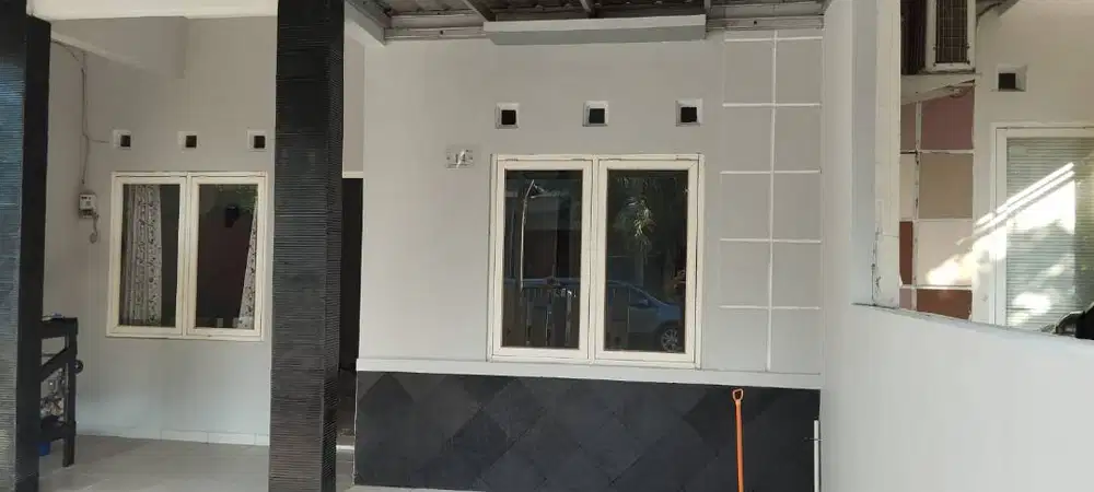 RUMAH DISEWAKAN (TAHUNAN) DI KLIPANG GREEN