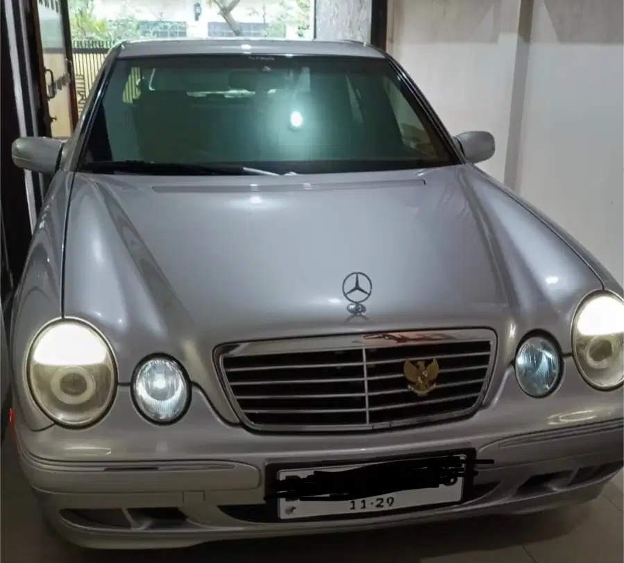 Mercedes-Benz E230 1996 Bensin