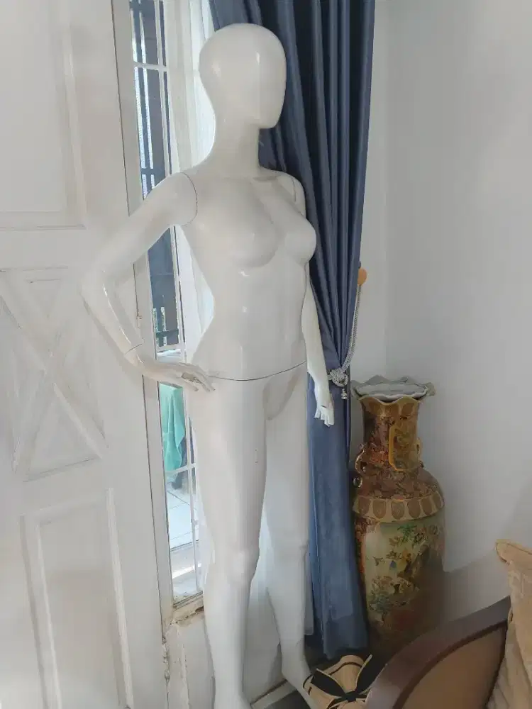 Patung Manekin Wanita