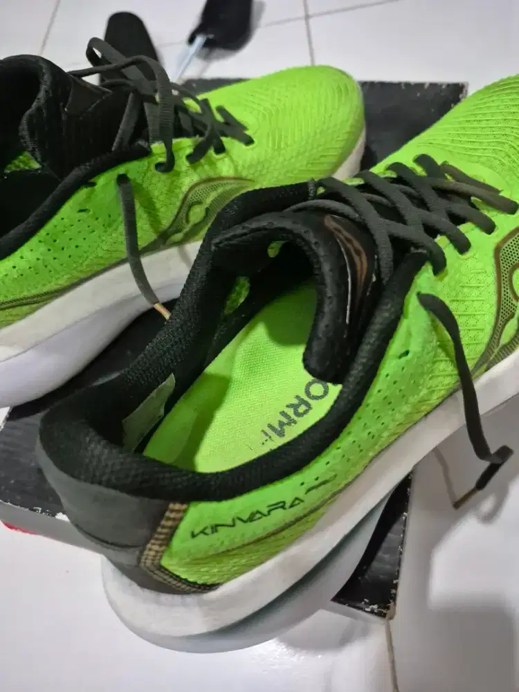 Dijual sepatu merk Saucony