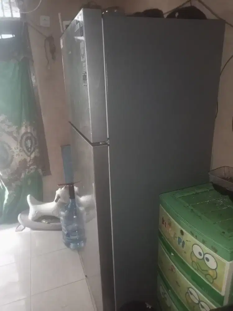 Kulkas elektrolux 2 pintu