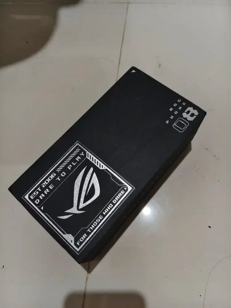 ASUS ROG PHONE 8 tahun 2024