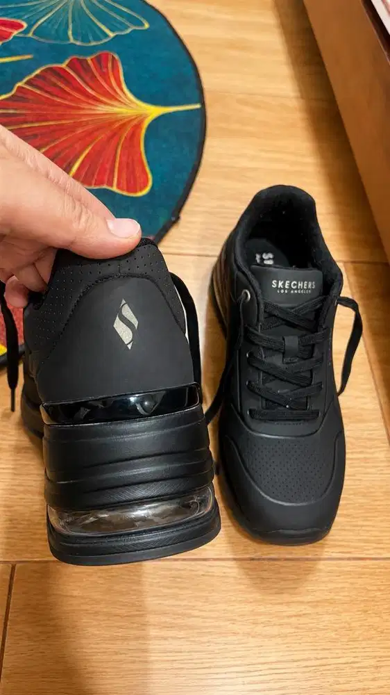 Sepatu skecher street LA size 40/41 like NEW BU