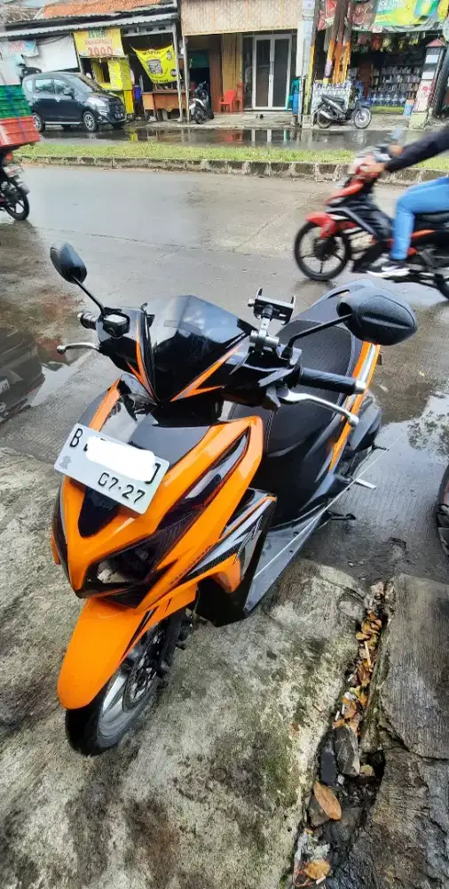 VARIO 125 KZR ORANGE