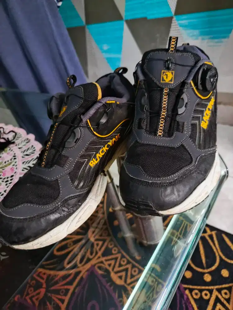 Sepatu sport hiking joging tracking sneaker Blackyak 41