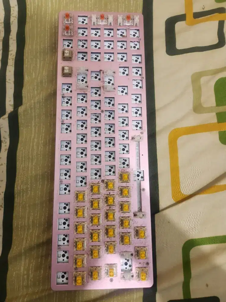 GLORIOUS GMMK2 96% PINK