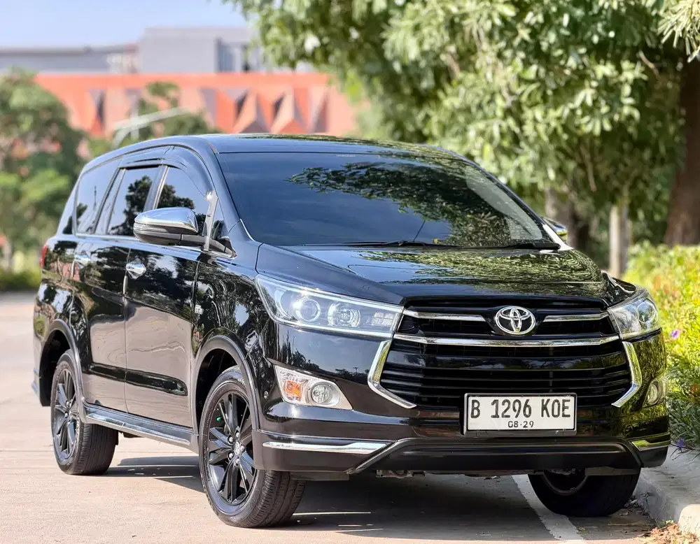 DP 9 jt! Kijang Innova Venturer Bensin Matic 2018 Antik Spt Baru!