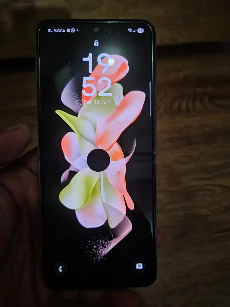 Samsung Z Flip 4 8/128 ex Sein