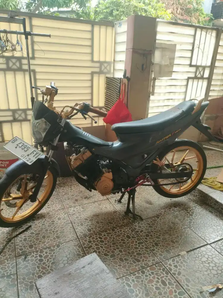 Suzuki satria FU 150