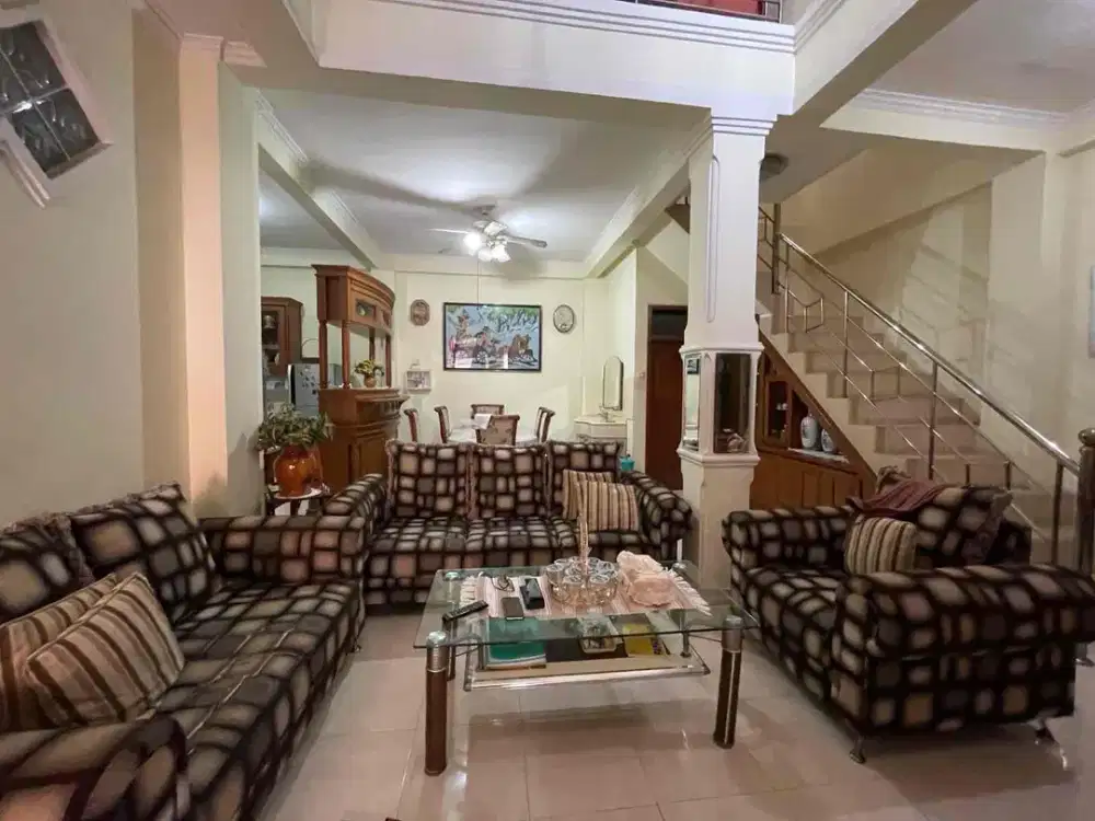 Dijual Cepat Rumah 2 Lantai Siap Huni Antapani Strategis
