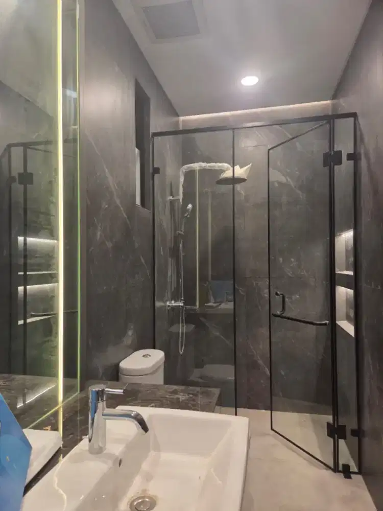 Kaca sekat shower minimalis elegan mewah