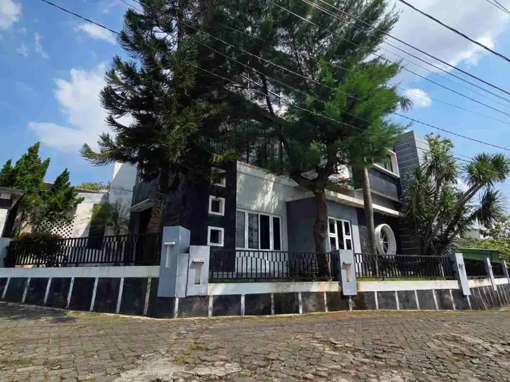 Rumah Bagus View City Light di Mangunharjo Tembalang Semarang