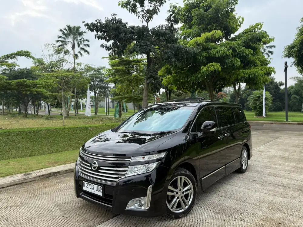Nissan Elgrand 2.5 HWS 2013 Hitam