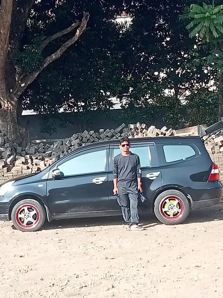 Nissan Grand livina 2012 Bensin